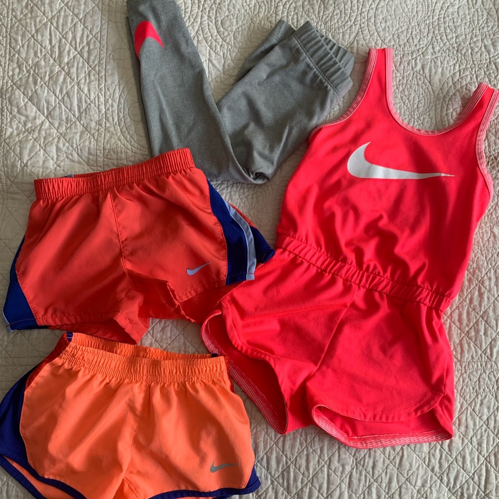 SOLD on Ⓜ️2T Nike Bundle